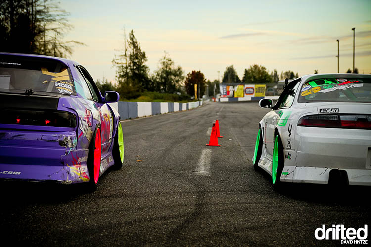 drift cars on starting grid nissan silvia s13 s14