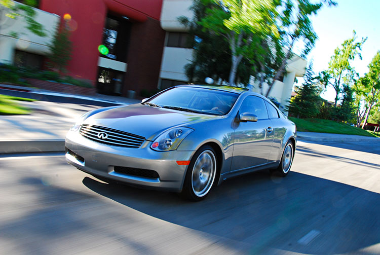 infiniti g35 tracking shot