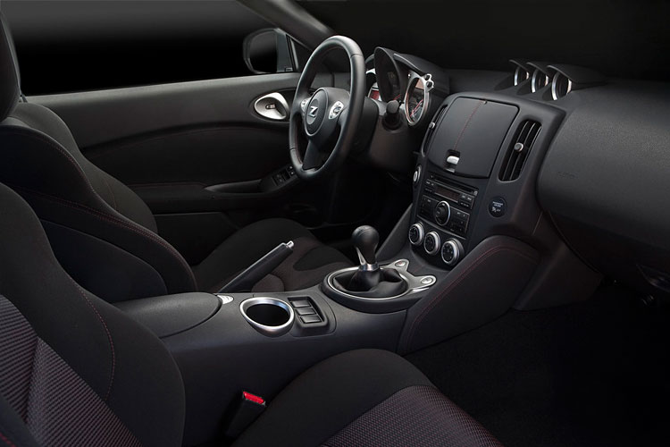 nissan 370Z nismo interior