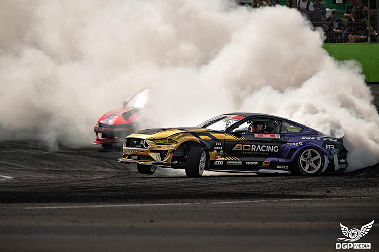 rtr mustang smoke wheelie